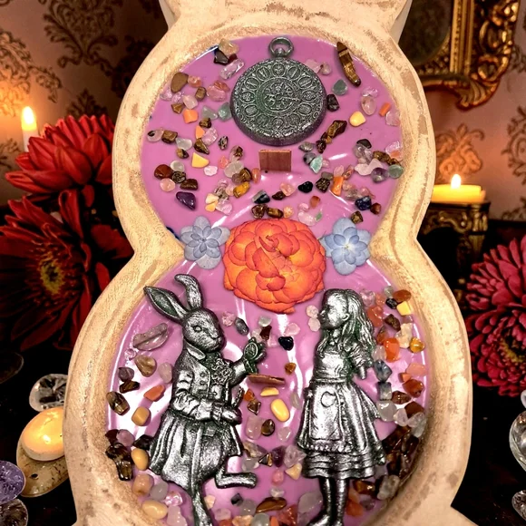 Hand Crafted , Wicked Worthy Wax, Down the rabbit hole wooden bowl candle - Picture 3 of 6